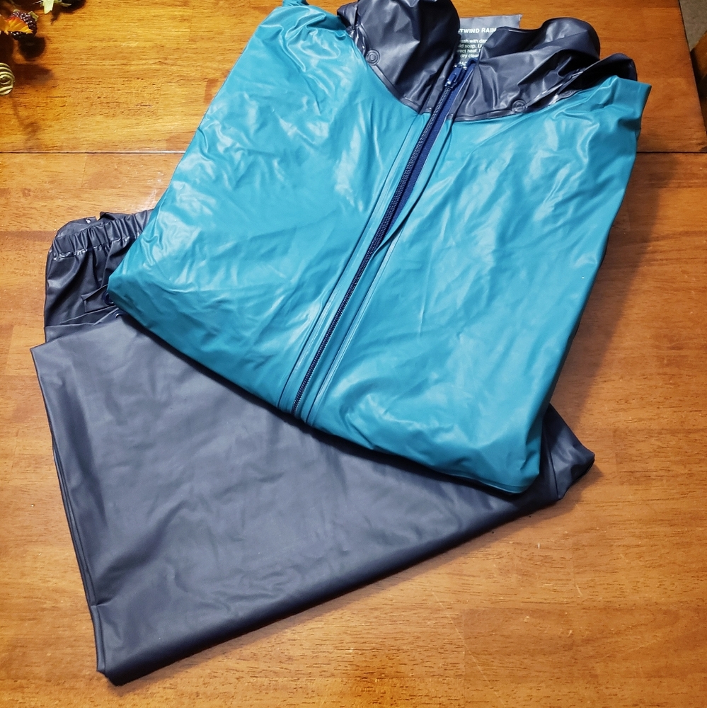 Coleman Wind Breaker Rain Suit, Jacket Pant Set X-L 🎁